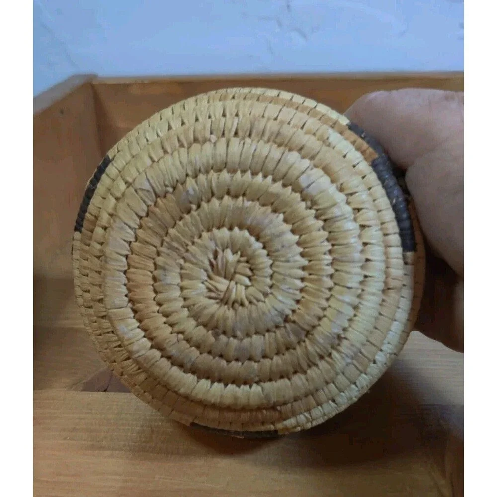 Vtg Lot Of 2 Papago Coiled Nesting Baskes with Lid Devil's claw & Yucca 4